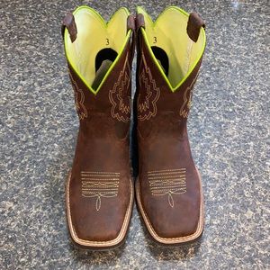 Boys size 3 Ariat cowboy boots